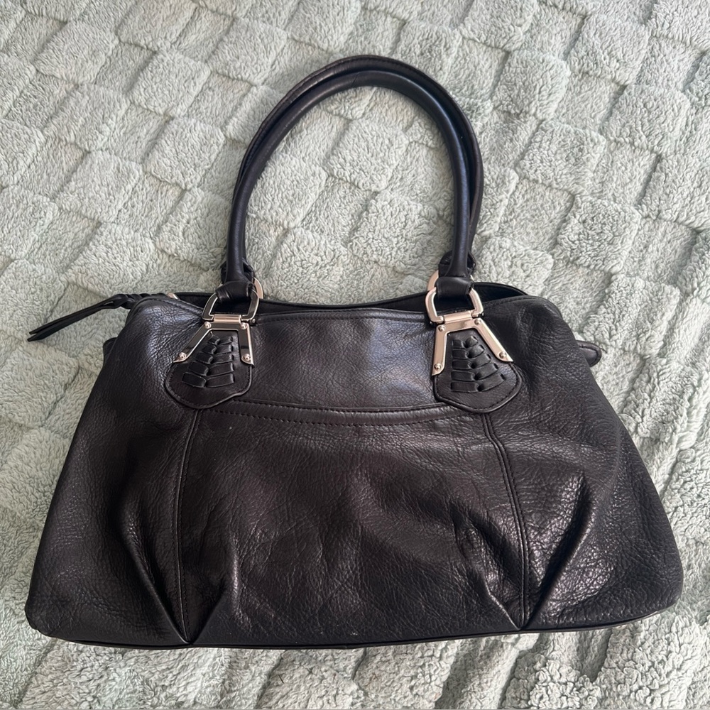 B MAKOWSKY Medium Blk Leather 2 Handle 3 Section Leopard Lining W/ Zippered Area